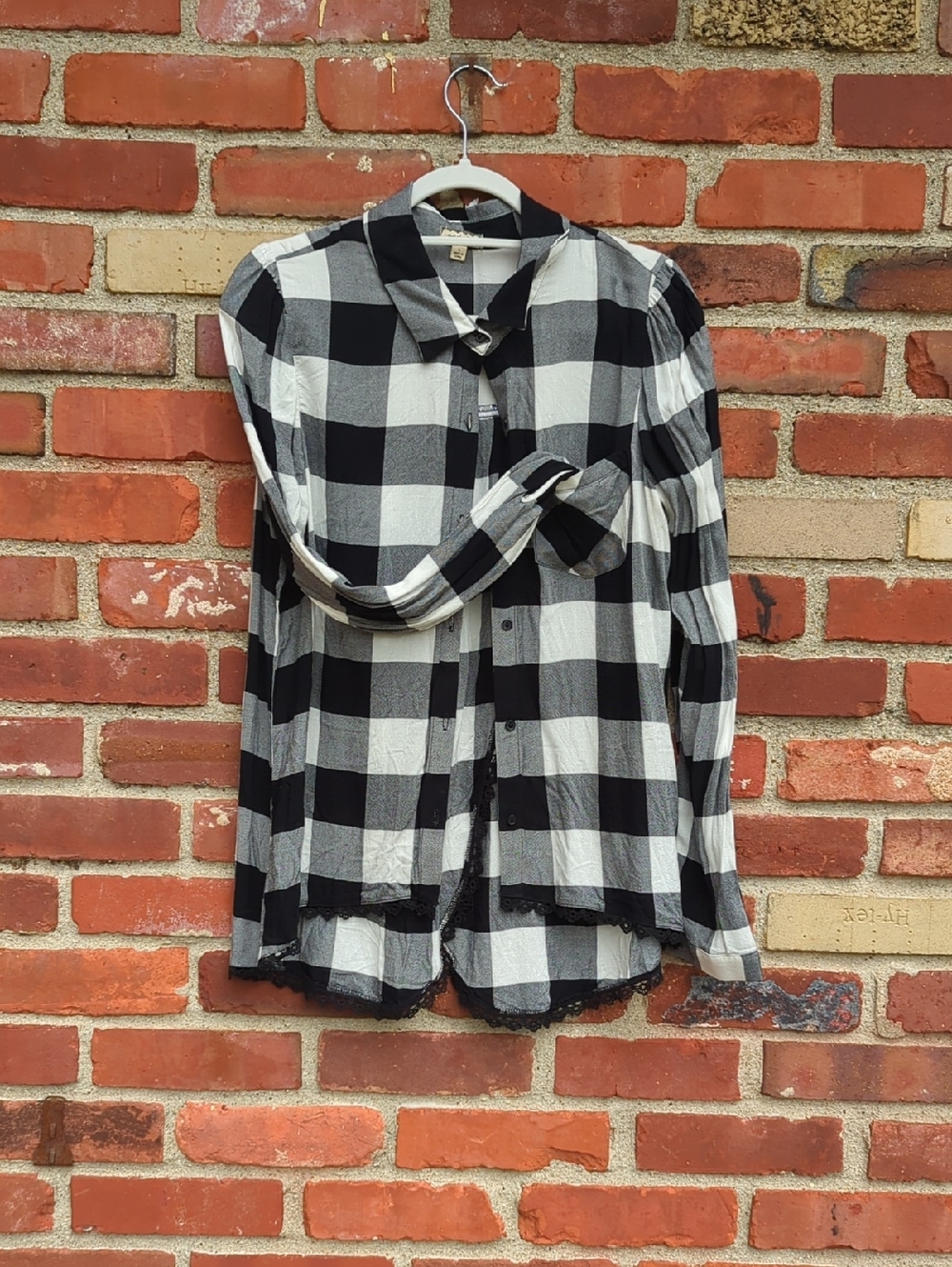 Eyeshadow Black & White Buffalo Plaid Button-Down Shirt